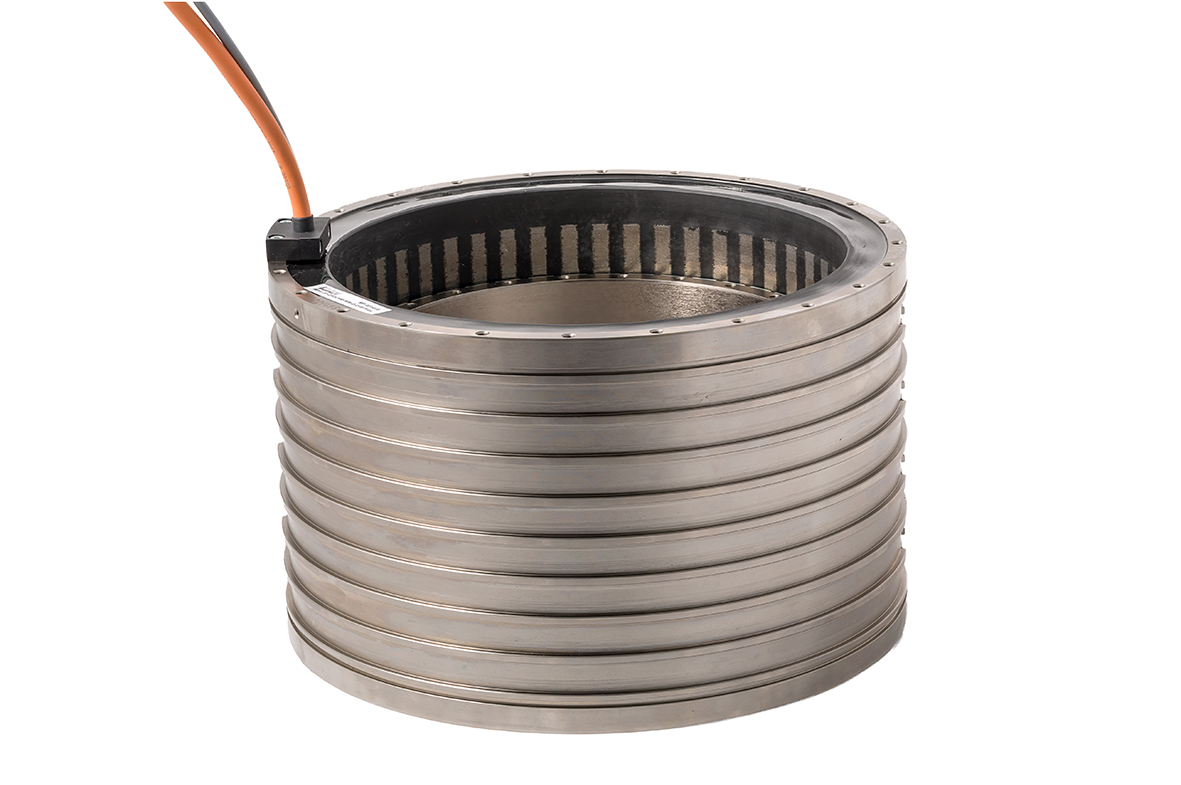 INA驅動和機電股份兩合公司（IDAM）憑借新的RIB系列力矩電機提供散熱優(yōu)化的直接驅動，使機床提高生產(chǎn)率并降低能源消耗。